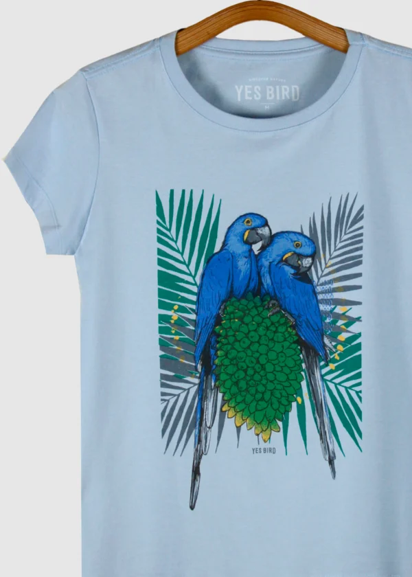 Camiseta Baby-look em malha leve- Arara-azul-grande (Anodorhynchus hyacinthinus)