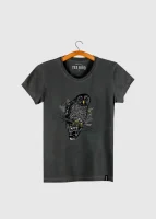 Camiseta Baby-look estonada - Coruja-preta (Strix huhula)