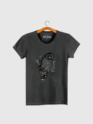 Camiseta Baby-look estonada - Coruja-preta (Strix huhula)