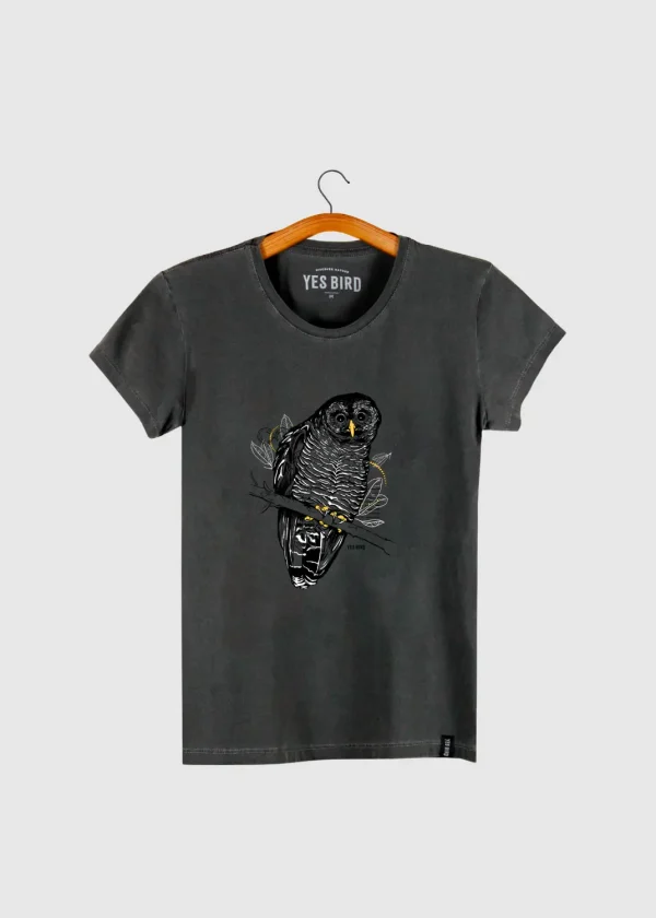 Camiseta Baby-look estonada - Coruja-preta (Strix huhula)