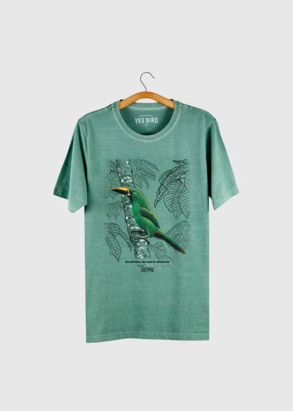 T-shirt masculina - Tucaninho-de-nariz-amarelo (Aulacorhynchus atrogularis)